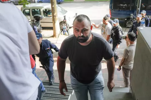 INTERCEPTĂRI. „Cel mai bun asistent social din România, înregistrat când discuta cu șeful „azilelor groazei despre desființarea protocolului cu ONG-ul care semnalase problemele: „Aproape că mă băteam cu ele