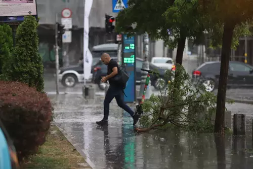 VIDEO Efectele furtunii din Bucuresti