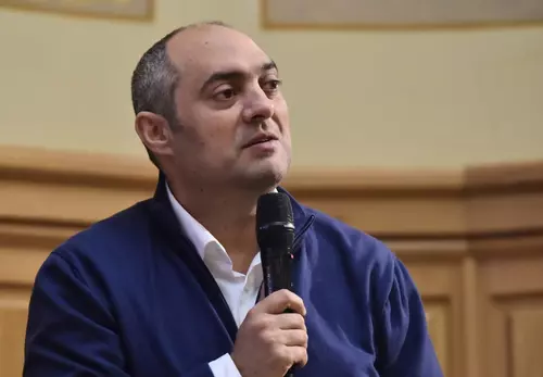 ANALIZĂ | Dezastrul nevăzut din școli. Peste 50.000 de elevi s-au pierdut în statistici din clasa a IX-a până într-a XII-a. Expert: „Mulți pleacă din țară