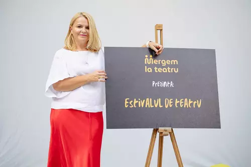 Cum a reușit o femeie să creeze cea mai mare comunitate de iubitori de teatru din România: „Spectacolele nu suferă de spectatori, dar actorii sunt puțin promovați