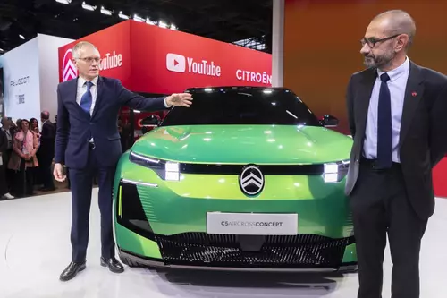 Rivalitatea China-Europa se întețește la Salonul Auto de la Paris: „Cine plătește factura?
