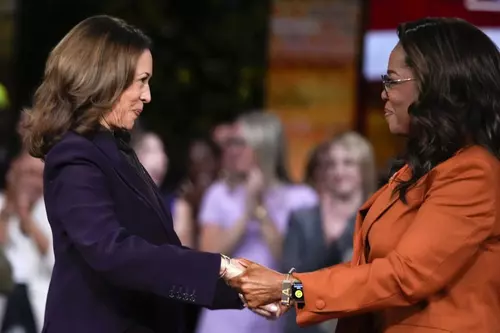 Oprah Winfrey acuzată că a luat un milion de dolari pentru a o susține pe Kamala Harris