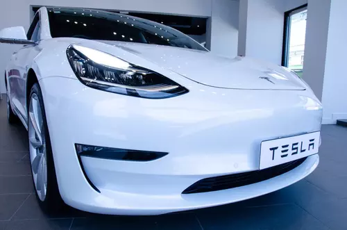 Autonomie record pentru vehiculele electrice în 2025. Top 5 mașini care depășesc 700 km cu o singură încărcare