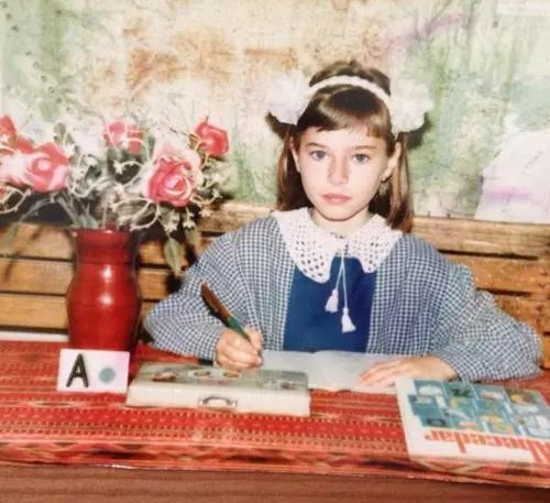 laura cosoi la scoala