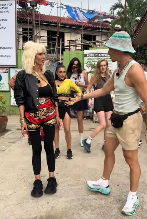 Raluca Bădulescu la Asia Express (1)