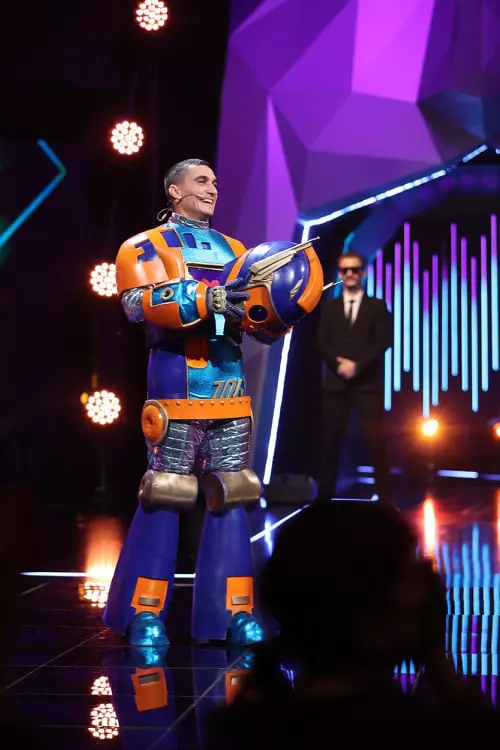 marian-dragulescu-robotul-de-la-masked-singer-1