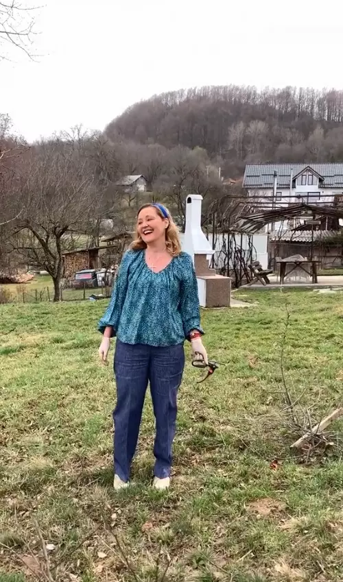 Elena Lasconi gradina Campulung Muscel 12