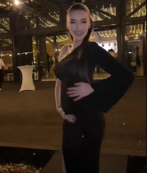 Viviana Sposub cu burtica insarcinata 4