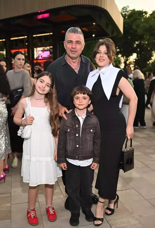 Cornel Ilie, Anastasia Sandu și cei doi copii ai artistului