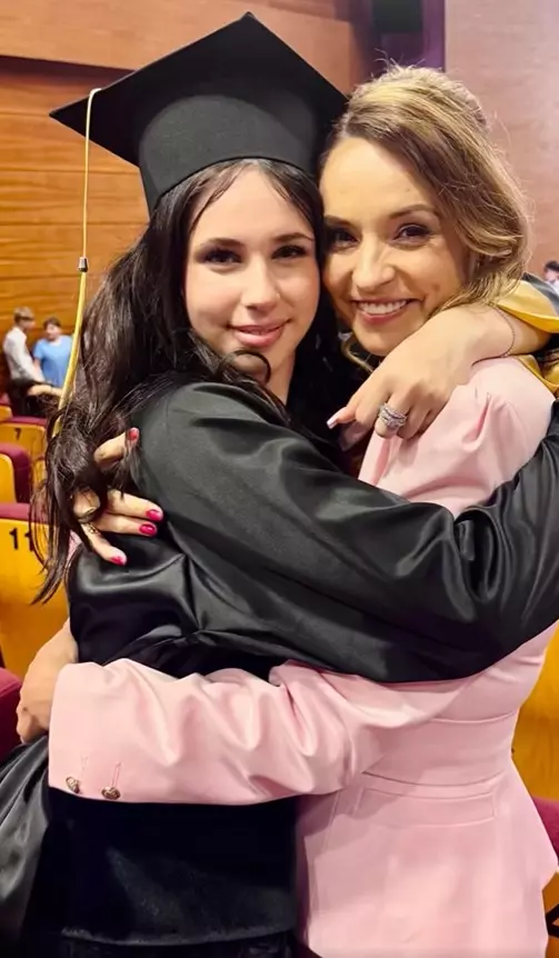 Violeta Bănică a absolvit liceul (2)