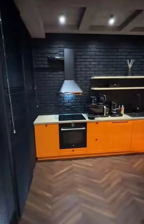 Imagini din apartamentul Loredanei Chivu (5)