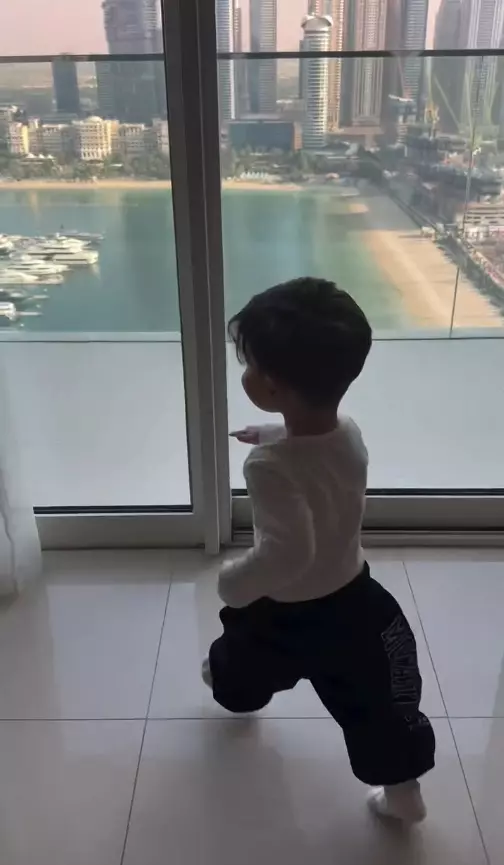 theo rose vacanta dubai 4