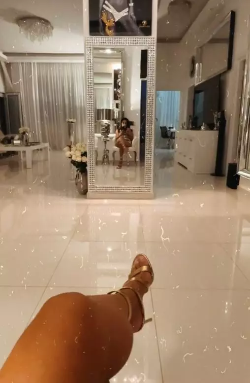 Oana Zăvoranu - imagini casă (7)