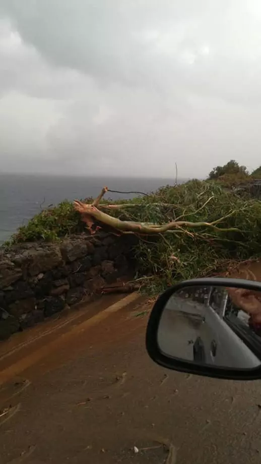 A tornado in Pantelleria kills 2 and injures 9