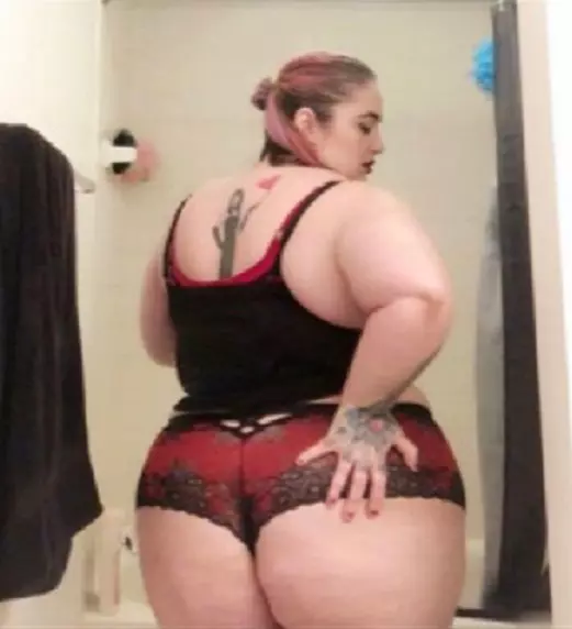 Fat Goddess Record Breaker ***EXCLUSIVE***