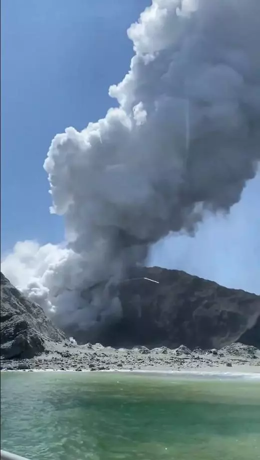 Imagini uluitoare cu erupția din Noua Zeelandă