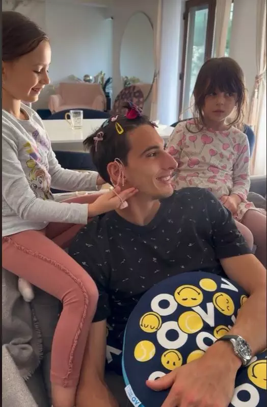 Victor Vlad Cornea și fetițele Andreei Bălan (4)