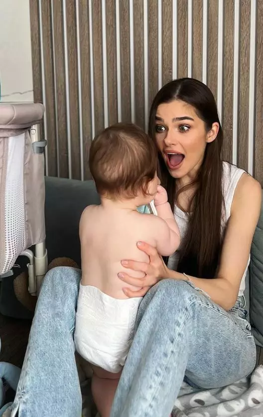 Theo Rose și Sasha