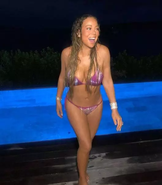 Mariah Carey, în costum de baie (2)