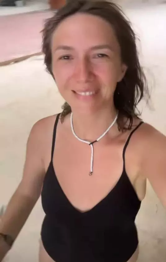 adela-popescu-in-costum-de-baie-9