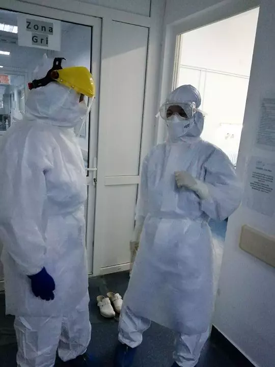 medici combinezoane 4