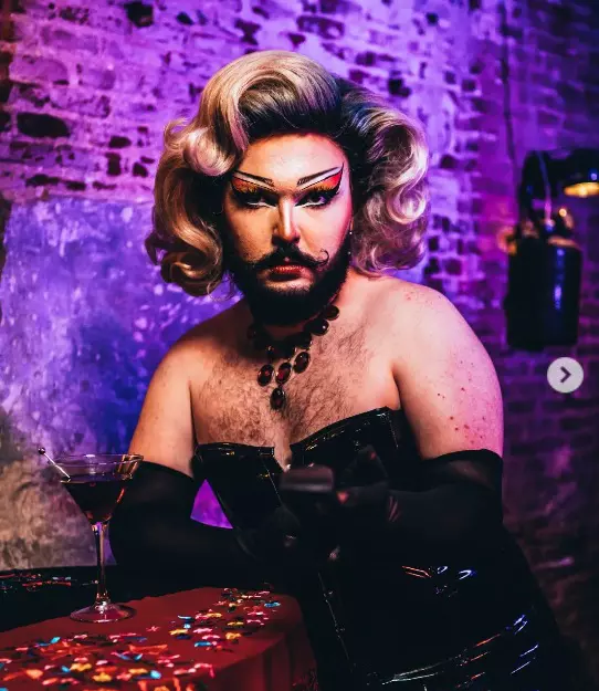 lady-cirka-chefi-al-cutite-4