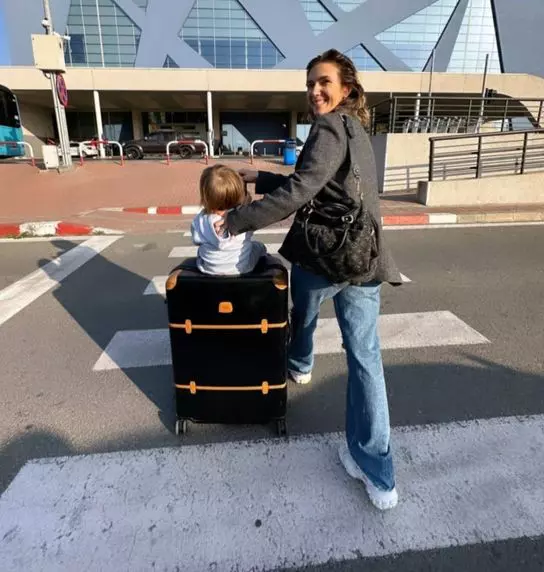 adela-popescu-a-plecat-in-atena-1