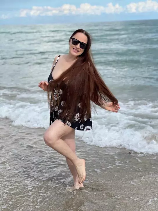 exclusiv-maria-dragomiroiu-ii-da-replica-lui-catalin-botezatu-dupa-ce-i-a-comentat-pozele-in-costum-de-baie-raspunsul-fabulos-al-artistei-dupa-ce-a-fost-comparata-cu-o-pustoaica-2