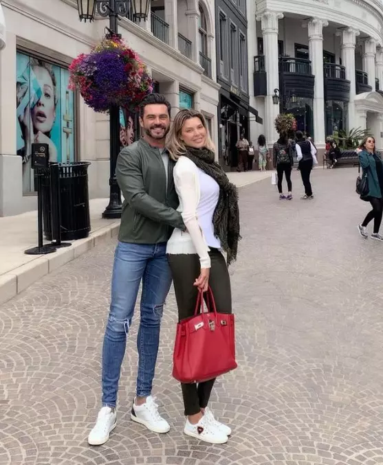 alina-vidican-si-claude-senhoreti-un-an-de-la-nunta