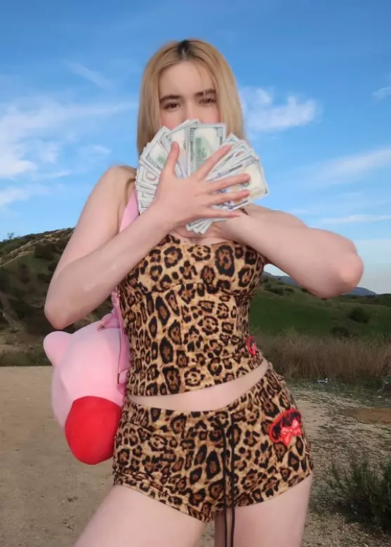 lil tay 6