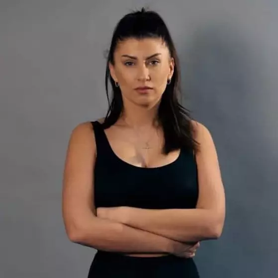 alina-radi-bani-survivor-3