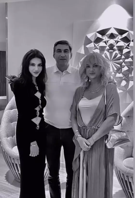 cristina-ich-alaturi-de-maria-si-victor-piturca