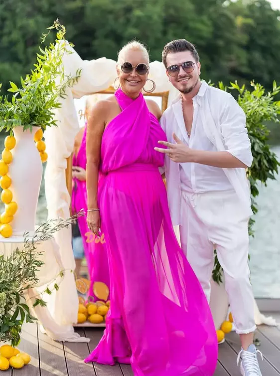 vica blochina petrecere zi de nastere 1
