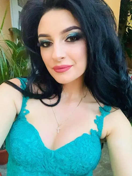 0DD44C7A-7939-4336-B65A-EBAD2C29BC63-563x750