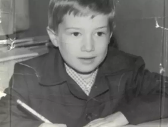 Mihai Bendeac in tinerete cand era copil (4)