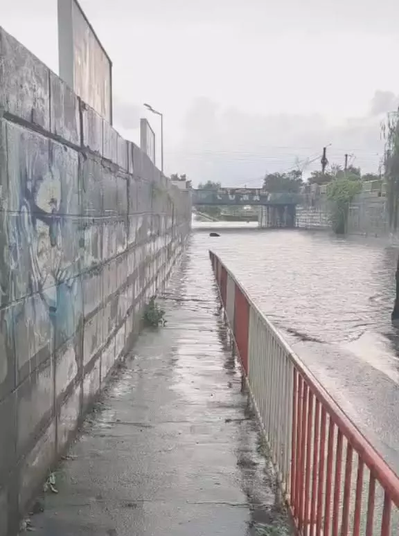Ploi puternice la Focșani. Foto Facebook Meteoplus.