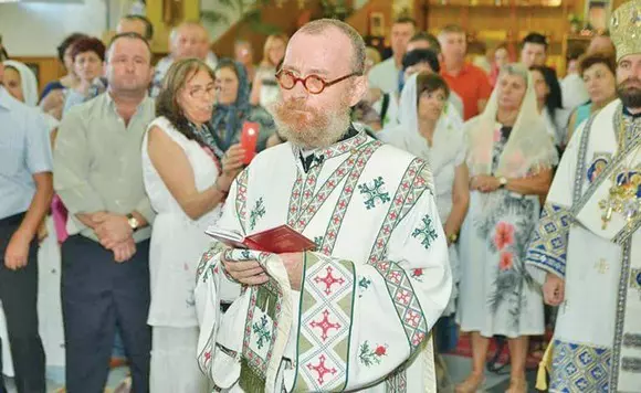 ovidiu-cuncea-preot-1