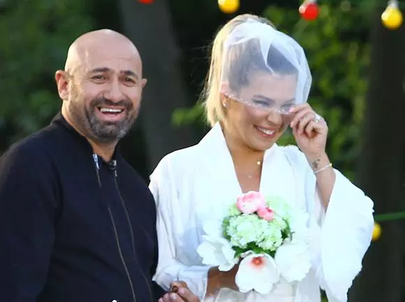 gina-pistol-si-catalin-scarlatescu-1-1