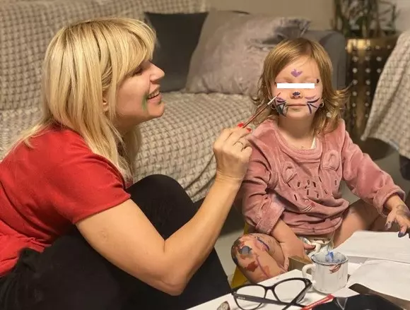 elena udrea si fiica de paste 1