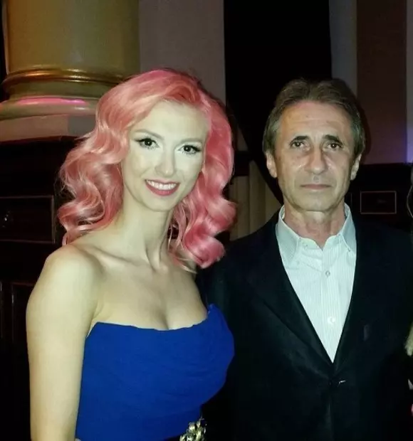 sandel-balan-andreea-balan_stinga