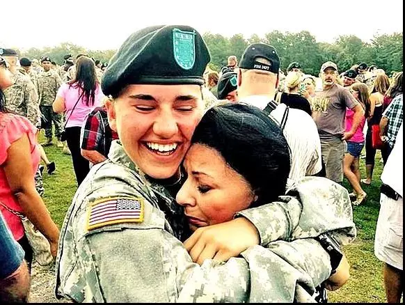 elena-carstea-fete-armata-2