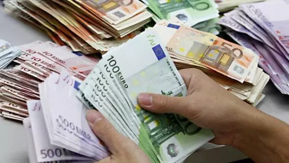 criza-din-grecia-afecteaza-leul-euro-se-apropie-de-4-5-lei-246813-1_01.jpg