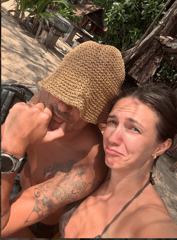 Adela Popescu si radu in vacanta