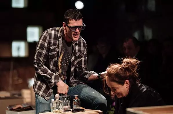 E prima data cand joc intr-un spectacol de doua personaje. Recunosc ca e mai greu decat ma asteptam