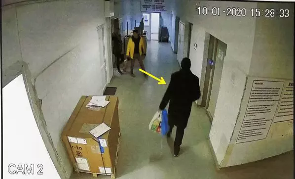 Bărbatul a venit la spital cu un cuțit în sacoșa de cumpărături