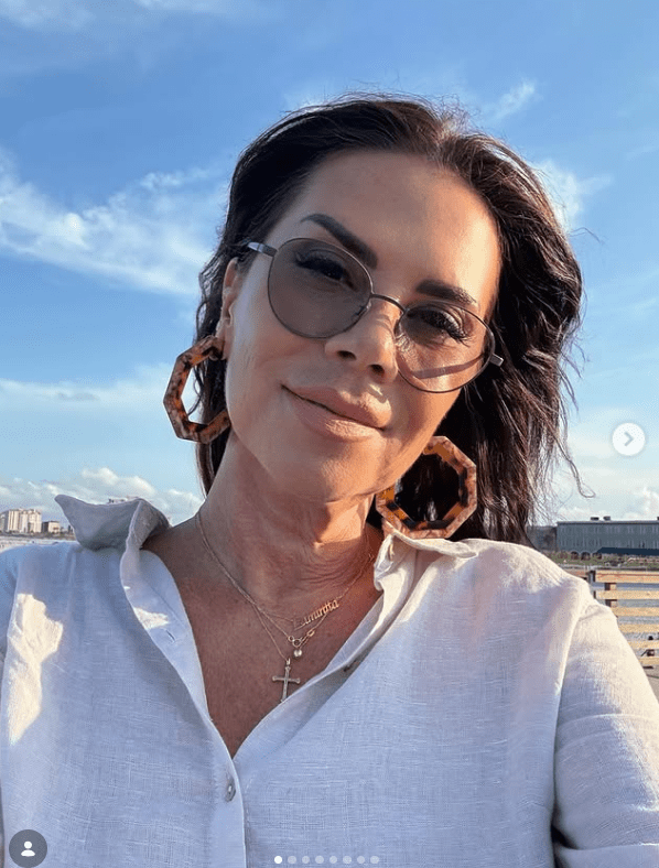 Luminita Anghel selfie