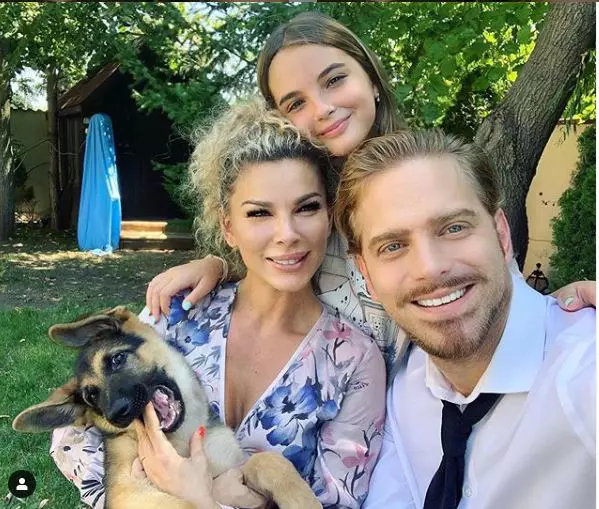 alina-laufer-este-insarcinata-2