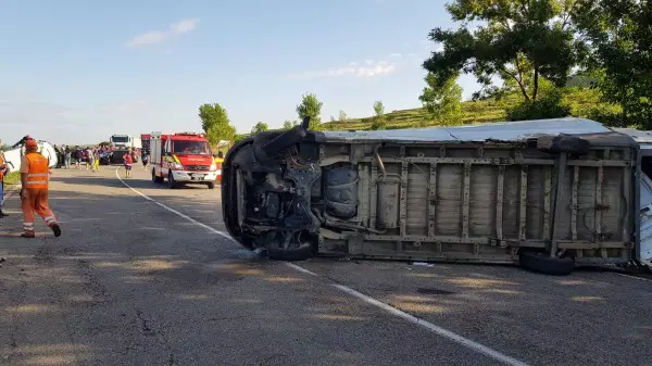 Accident în Podeni, județul Suceava (2)