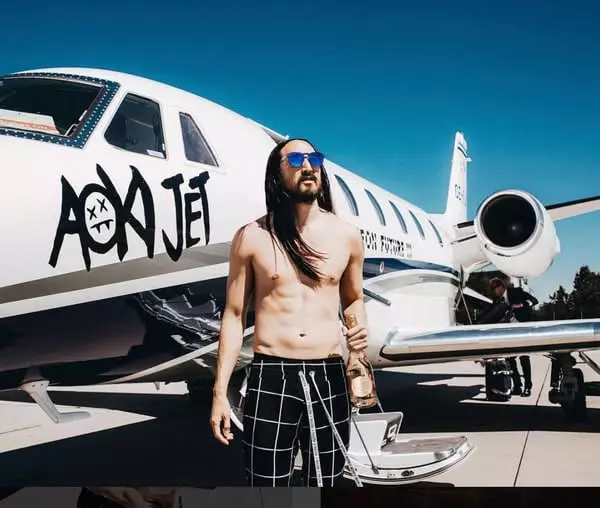 steve aoki avion (1)