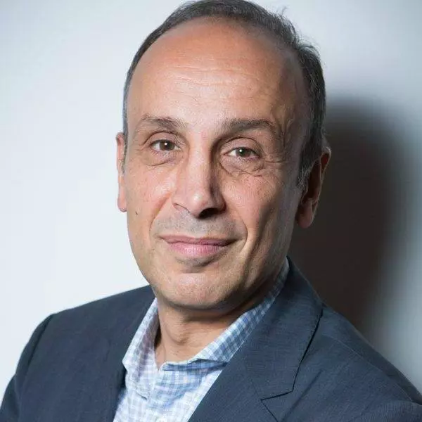 viata-lui-dr-wargha-enayati-2